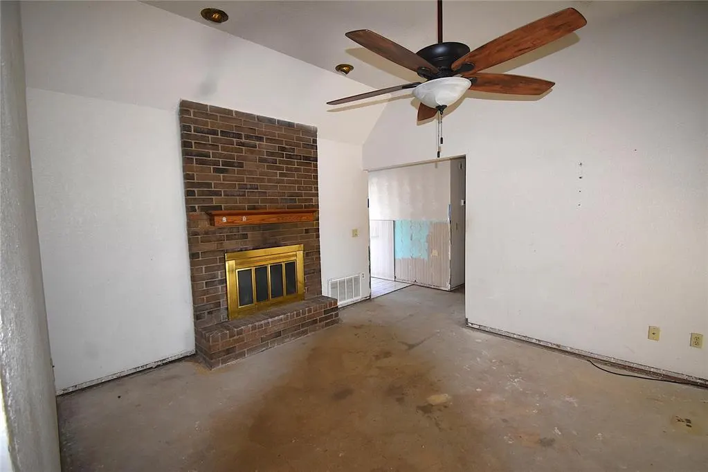Photo 3 — 2007 Mary Avenue, Seminole, OK 74868