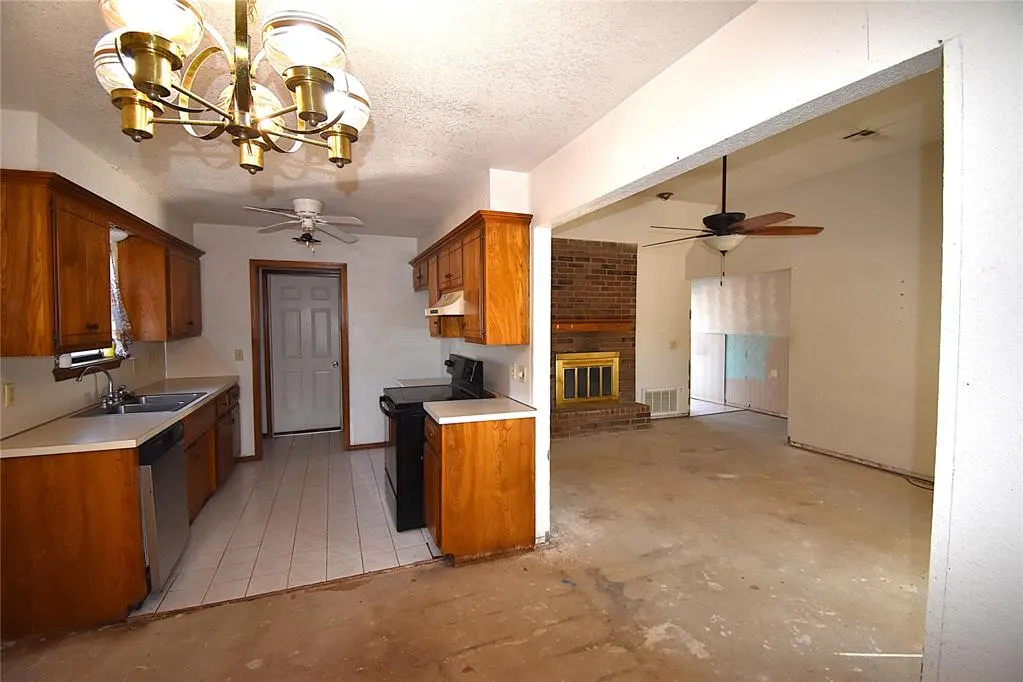 Photo 6 — 2007 Mary Avenue, Seminole, OK 74868