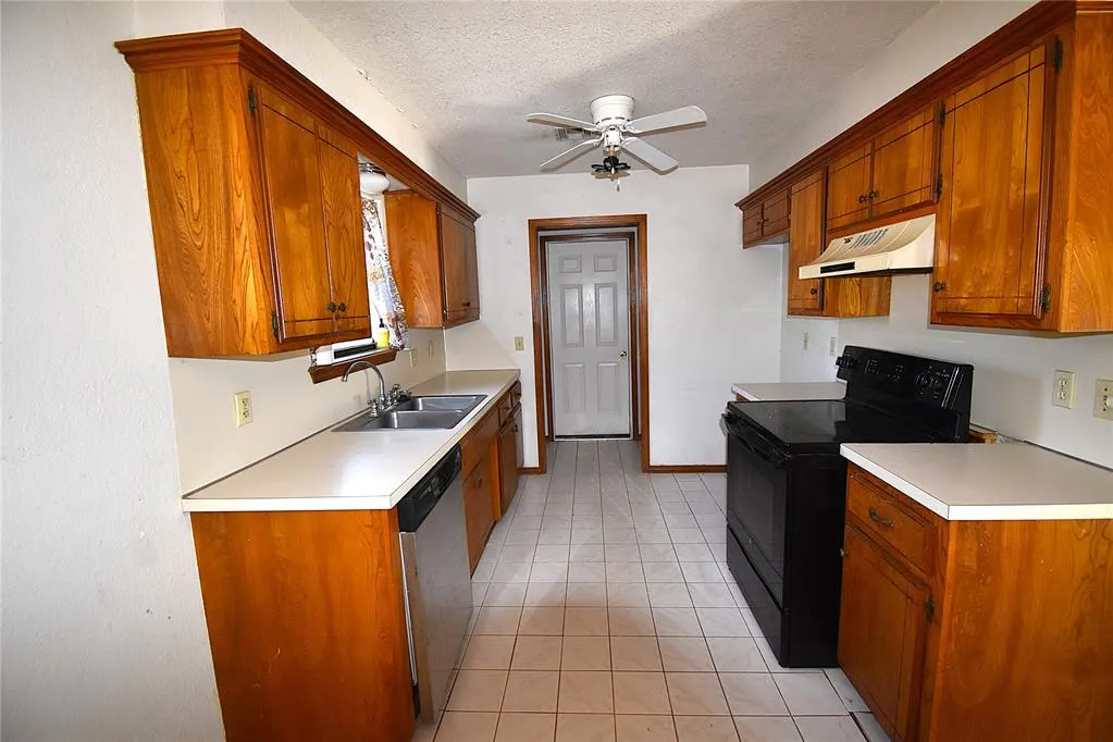 Photo 9 — 2007 Mary Avenue, Seminole, OK 74868