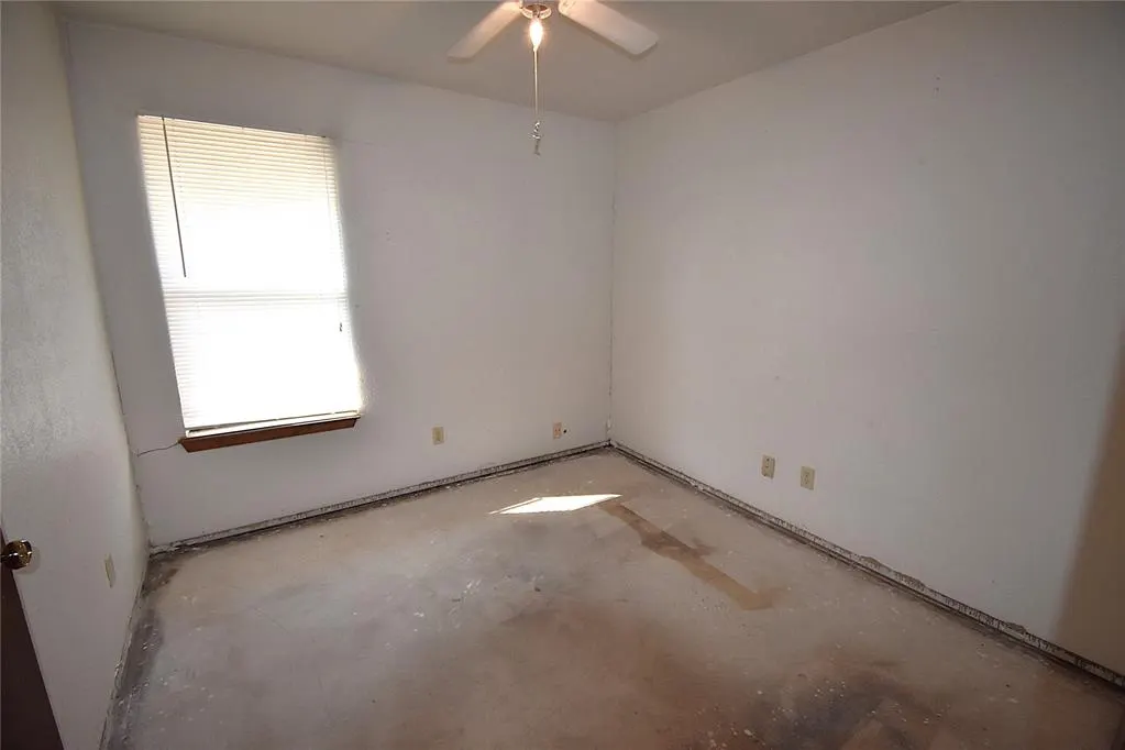 Photo 12 — 2007 Mary Avenue, Seminole, OK 74868
