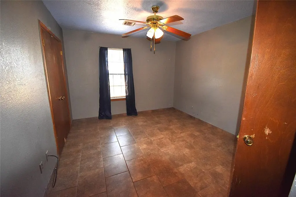 Photo 14 — 2007 Mary Avenue, Seminole, OK 74868