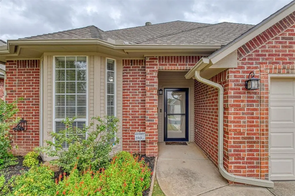 Photo 2 — 409 Prestwick Street, Norman, OK 73072