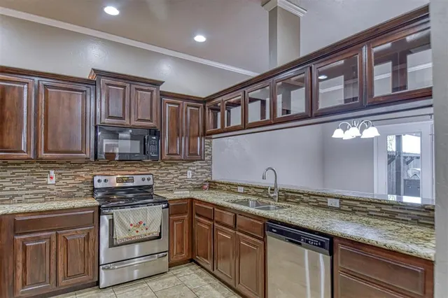 Photo 8 — 409 Prestwick Street, Norman, OK 73072