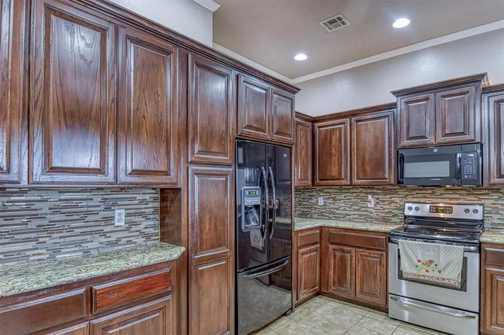 Photo 9 — 409 Prestwick Street, Norman, OK 73072