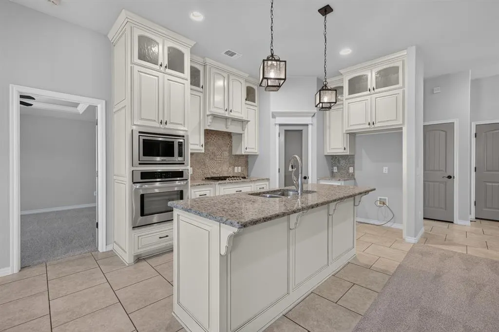 Photo 5 — 10209 SW 23rd Street, Yukon, OK 73099
