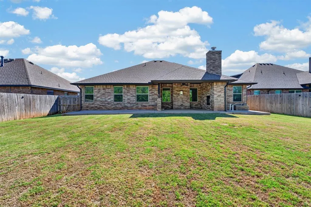 Photo 31 — 10209 SW 23rd Street, Yukon, OK 73099