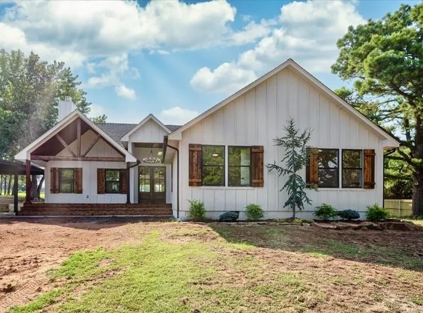 Front exterior — 5875 W FORREST HILLS Road, Guthrie, OK 73044