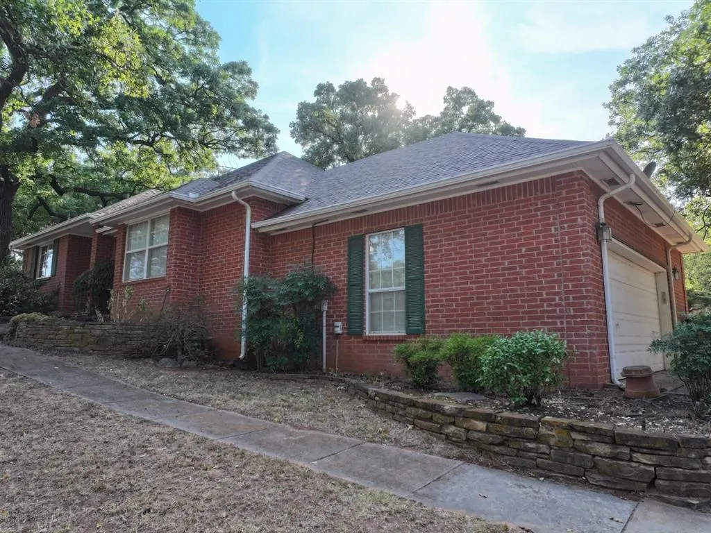 Front exterior — 53 W Shore Drive, Arcadia, OK 73007