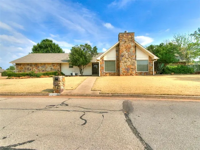 Photo 2 — 11108 Bluff Creek Drive, Oklahoma City, OK 73162
