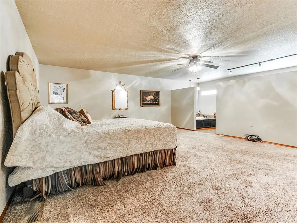 Photo 22 — 11108 Bluff Creek Drive, Oklahoma City, OK 73162