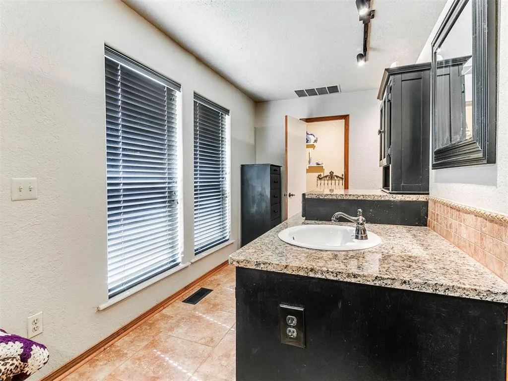 Photo 30 — 11108 Bluff Creek Drive, Oklahoma City, OK 73162