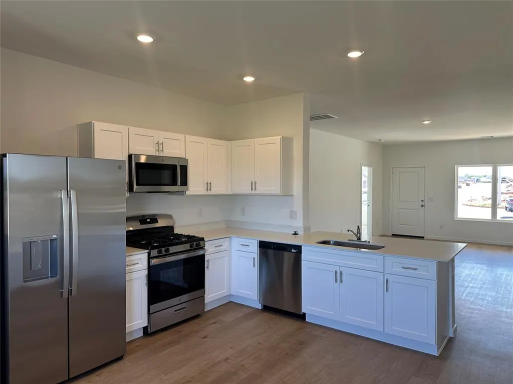 Photo 3 — 773 SW 9th Street, Newcastle, OK 73065