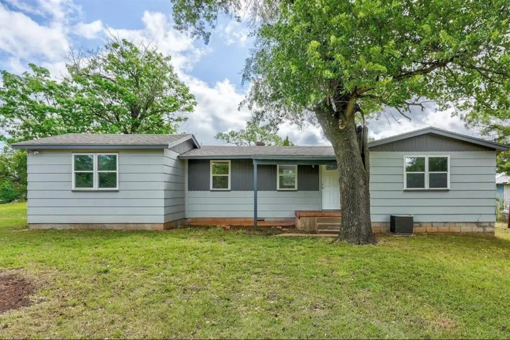 Front exterior — 6700 N Coltrane Road, Edmond, OK 73034