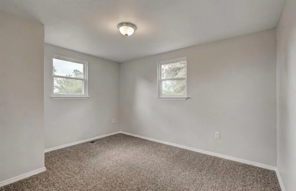 Photo 12 — 6700 N Coltrane Road, Edmond, OK 73034
