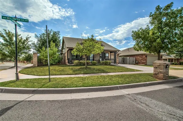 Photo 2 — 2700 NW 187th Terrace, Edmond, OK 73012