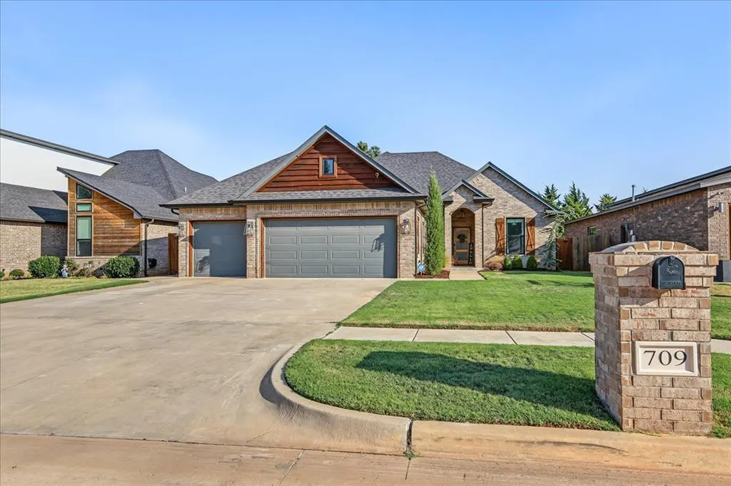 Front exterior — 709 E Barajas Terrace, Mustang, OK 73064