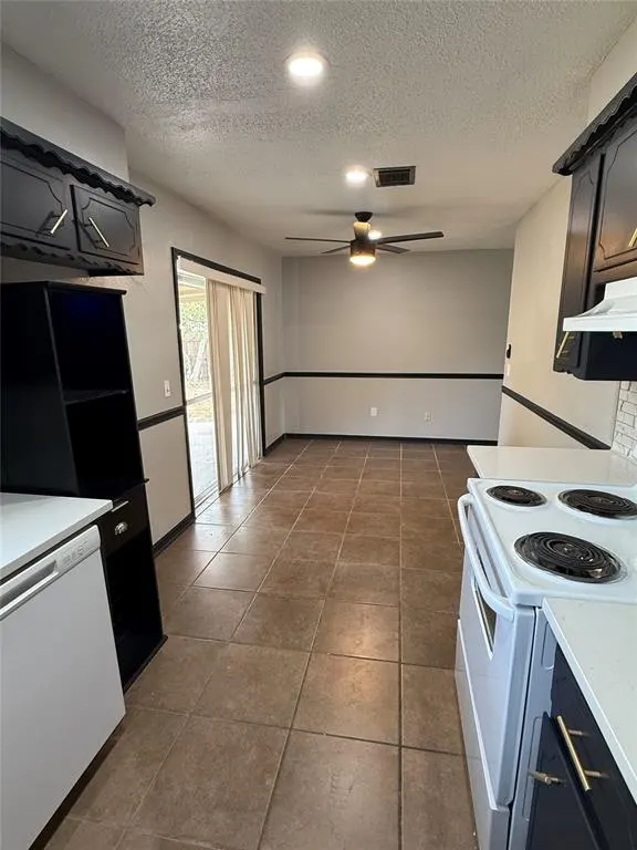 Photo 8 — 665 NW 15th Street, Moore, OK 73160