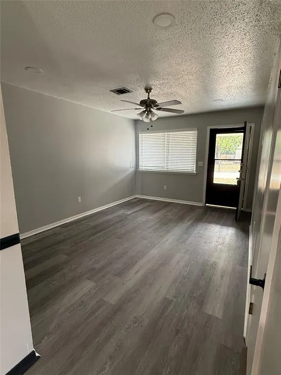 Photo 10 — 665 NW 15th Street, Moore, OK 73160
