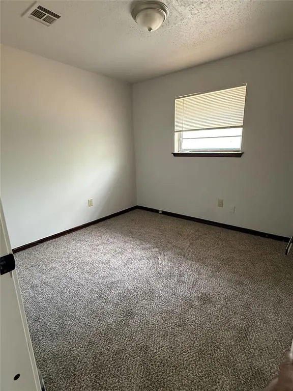 Photo 11 — 665 NW 15th Street, Moore, OK 73160