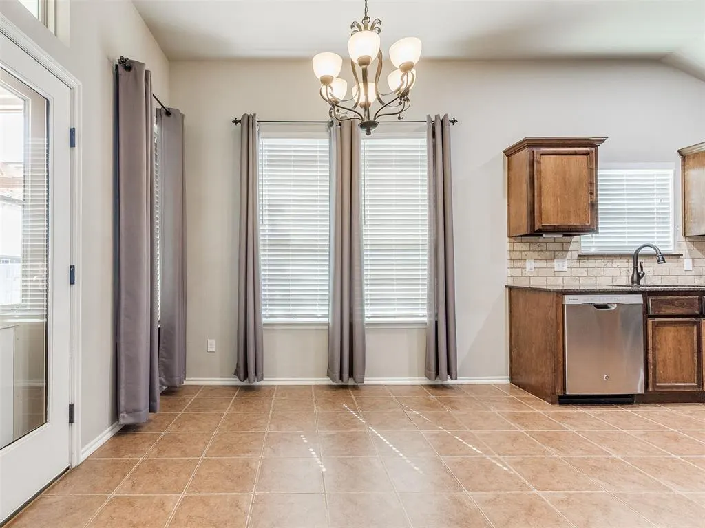 Photo 9 — 13108 SW 5th Street, Yukon, OK 73099