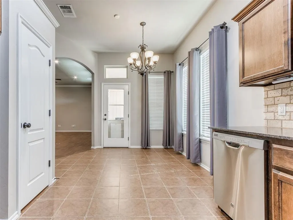 Photo 15 — 13108 SW 5th Street, Yukon, OK 73099
