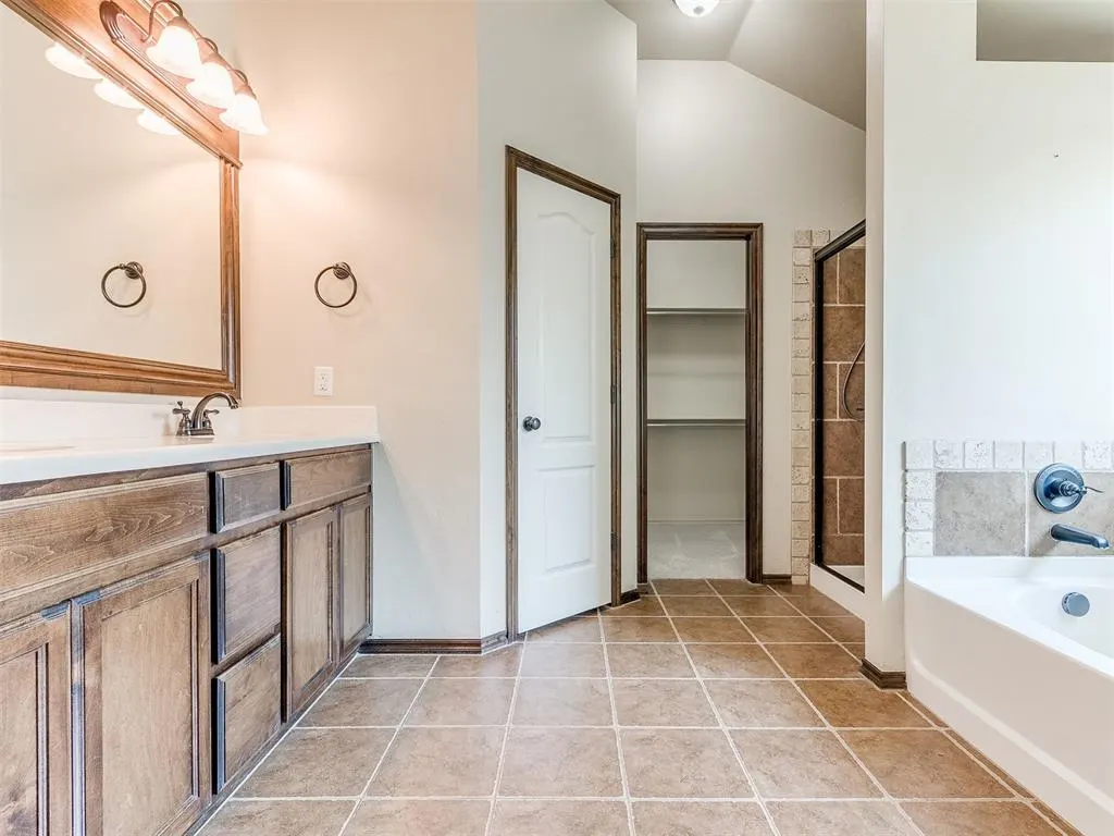 Photo 22 — 13108 SW 5th Street, Yukon, OK 73099