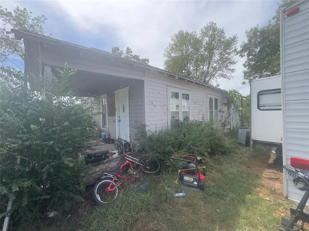 Front exterior — 301 S 5th Street, Porum, OK 74455