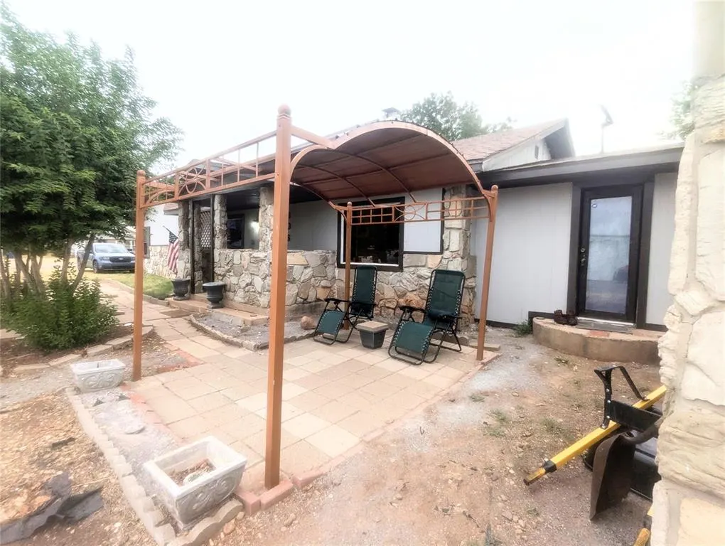 Photo 3 — 606 E Normal Street, Cordell, OK 73632