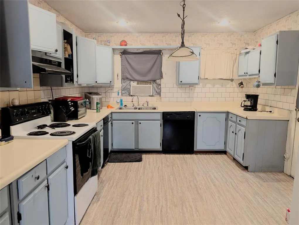 Photo 10 — 606 E Normal Street, Cordell, OK 73632