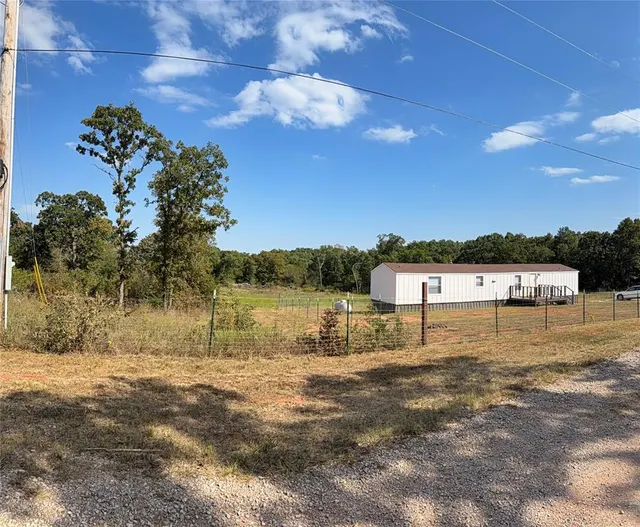 Photo 3 — 29069 Ridge Creek Road, Macomb, OK 74852