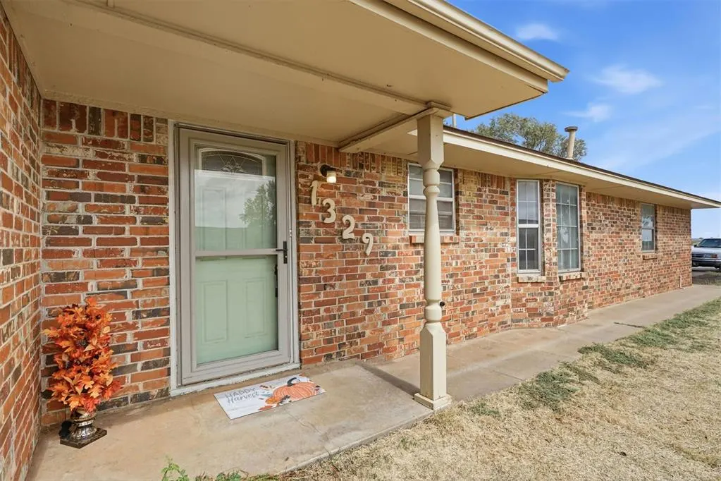 Photo 4 — 1329 Andy Street, Altus, OK 73521