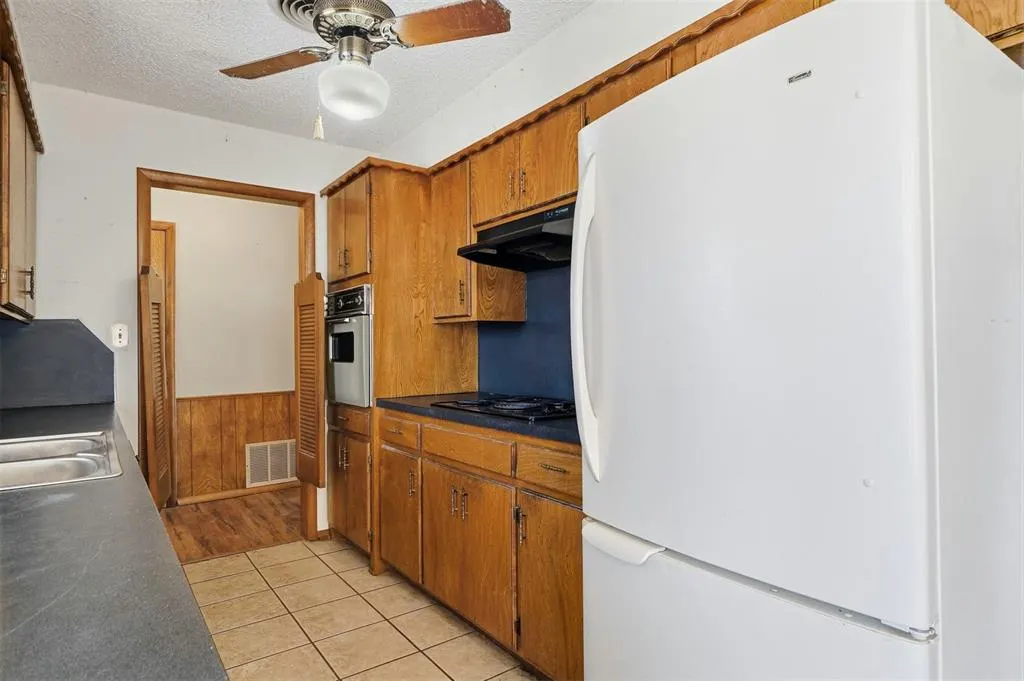 Photo 13 — 1329 Andy Street, Altus, OK 73521