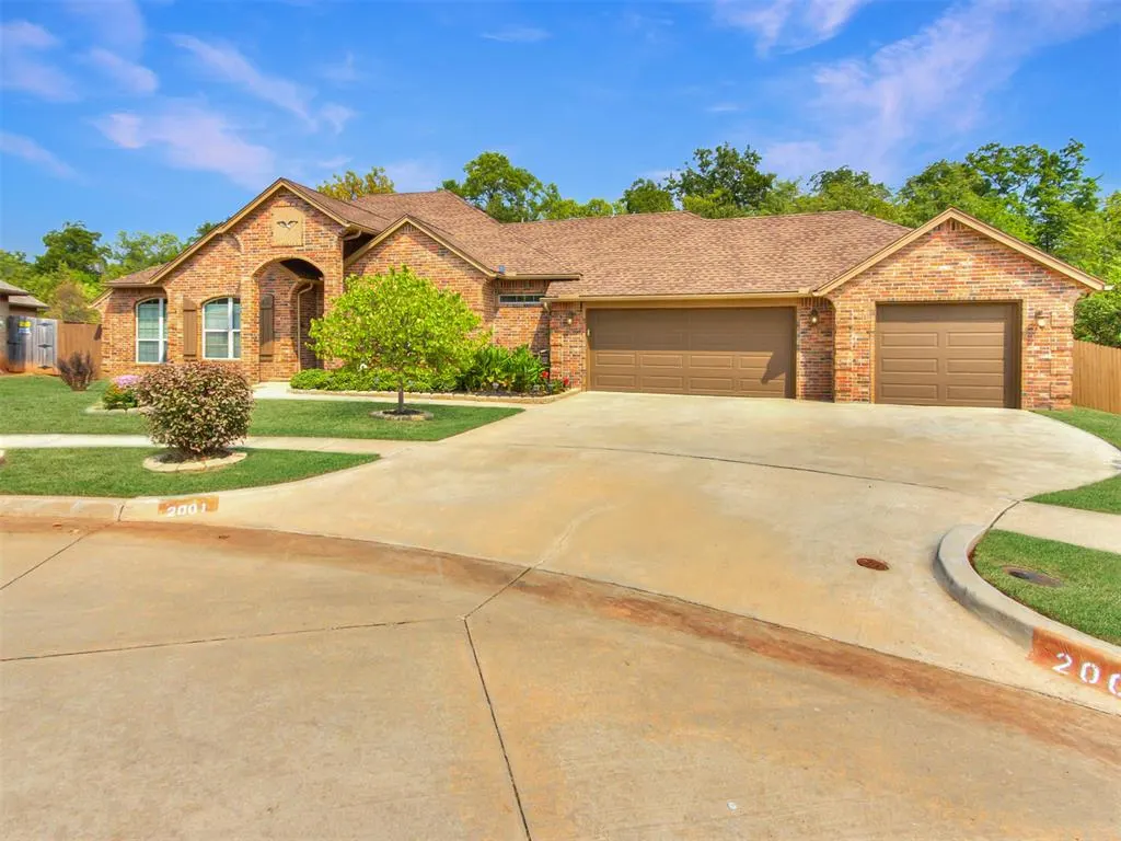 Front exterior — 2001 Cade Court, Norman, OK 73071