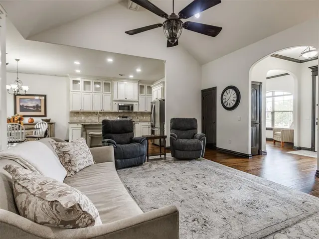 Photo 8 — 2001 Cade Court, Norman, OK 73071