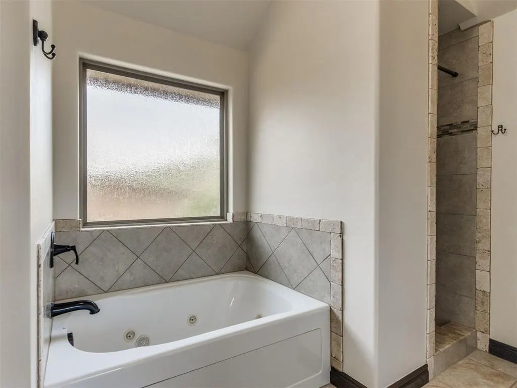 Photo 24 — 2001 Cade Court, Norman, OK 73071