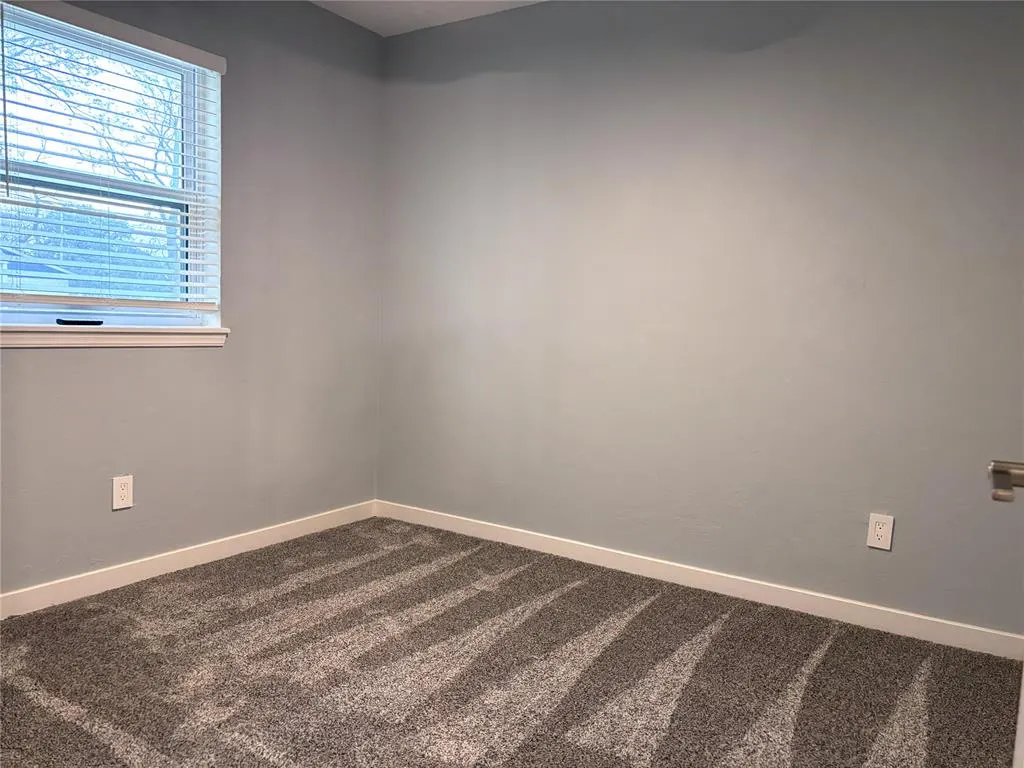 Photo 13 — 505 Franklin Street, Jones, OK 73049