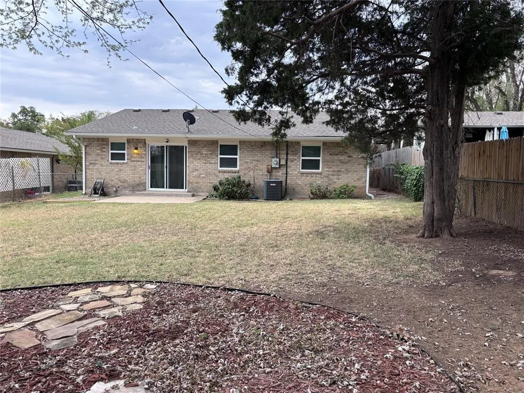 Photo 21 — 505 Franklin Street, Jones, OK 73049