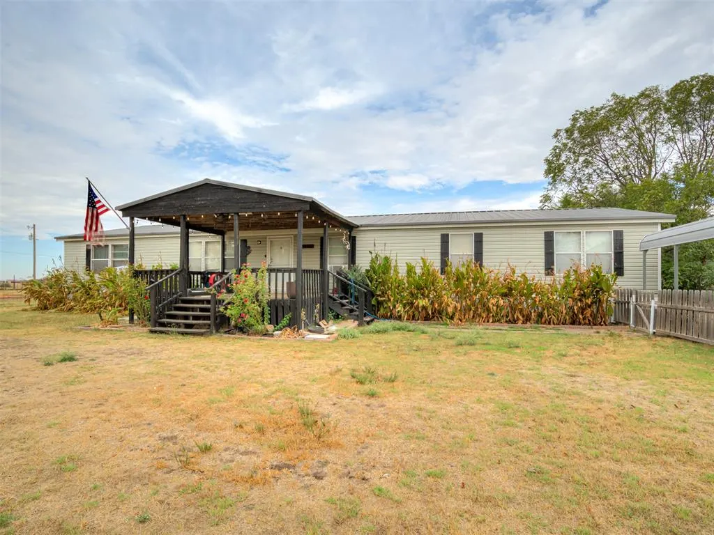 Photo 3 — 411 W Grand Street, Union City, OK 73090