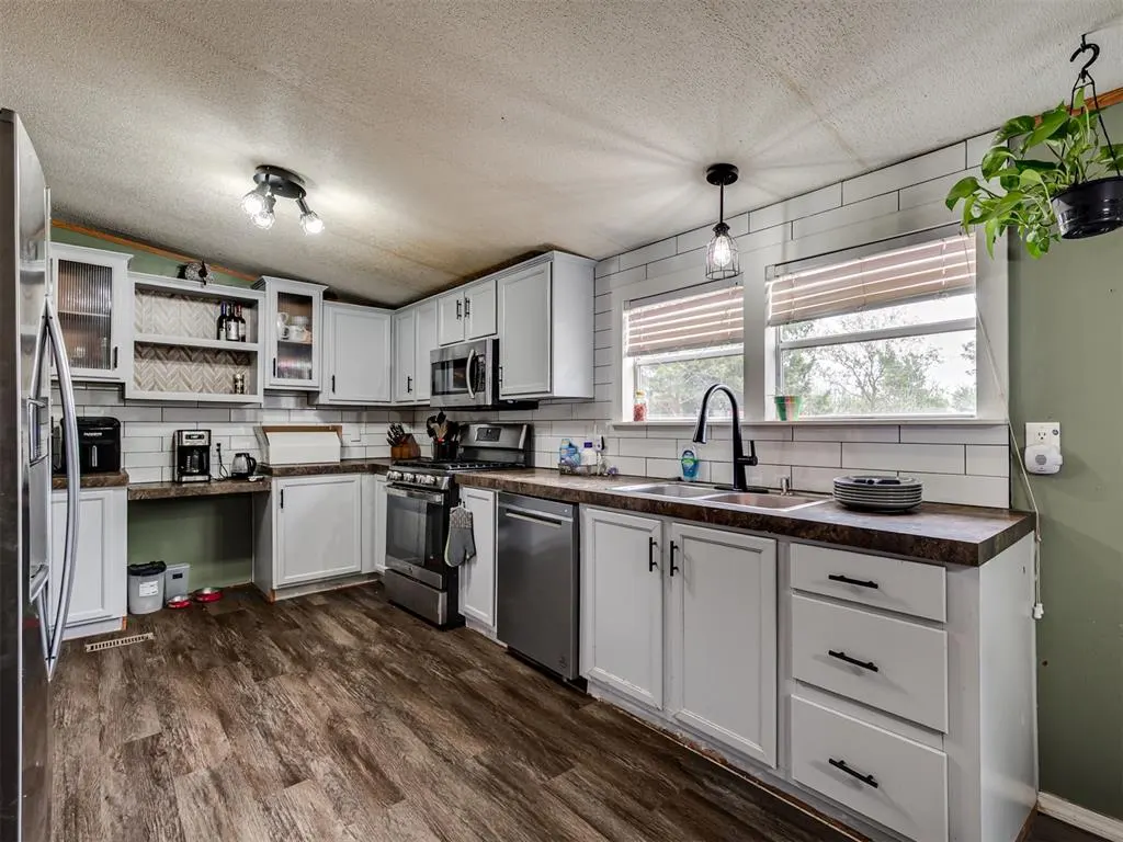 Photo 12 — 411 W Grand Street, Union City, OK 73090