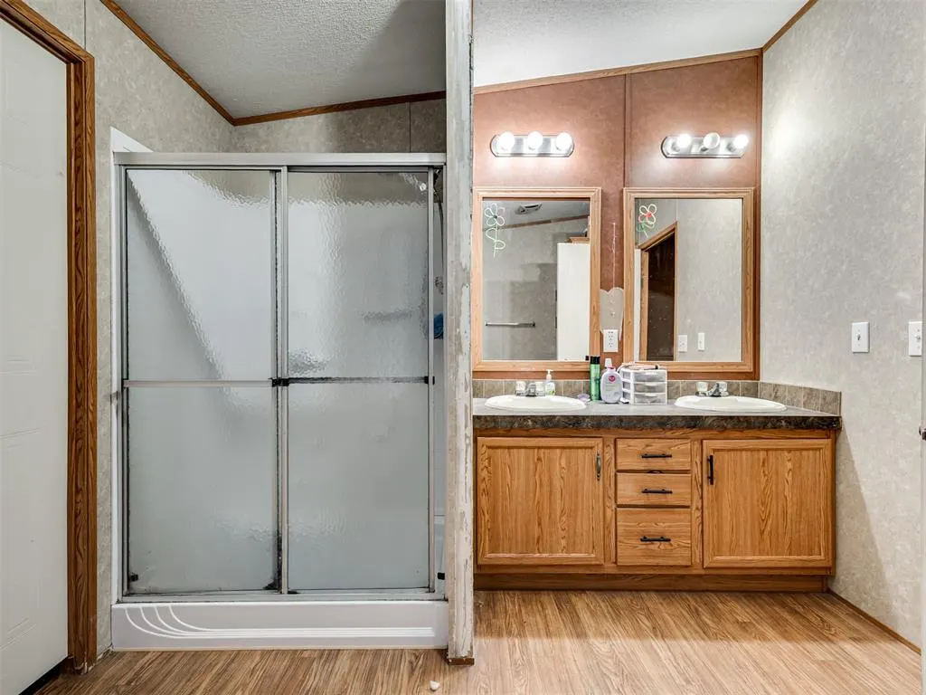 Photo 20 — 411 W Grand Street, Union City, OK 73090