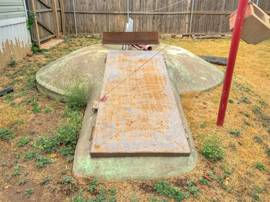 Photo 37 — 411 W Grand Street, Union City, OK 73090