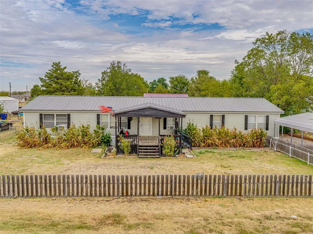 Photo 39 — 411 W Grand Street, Union City, OK 73090