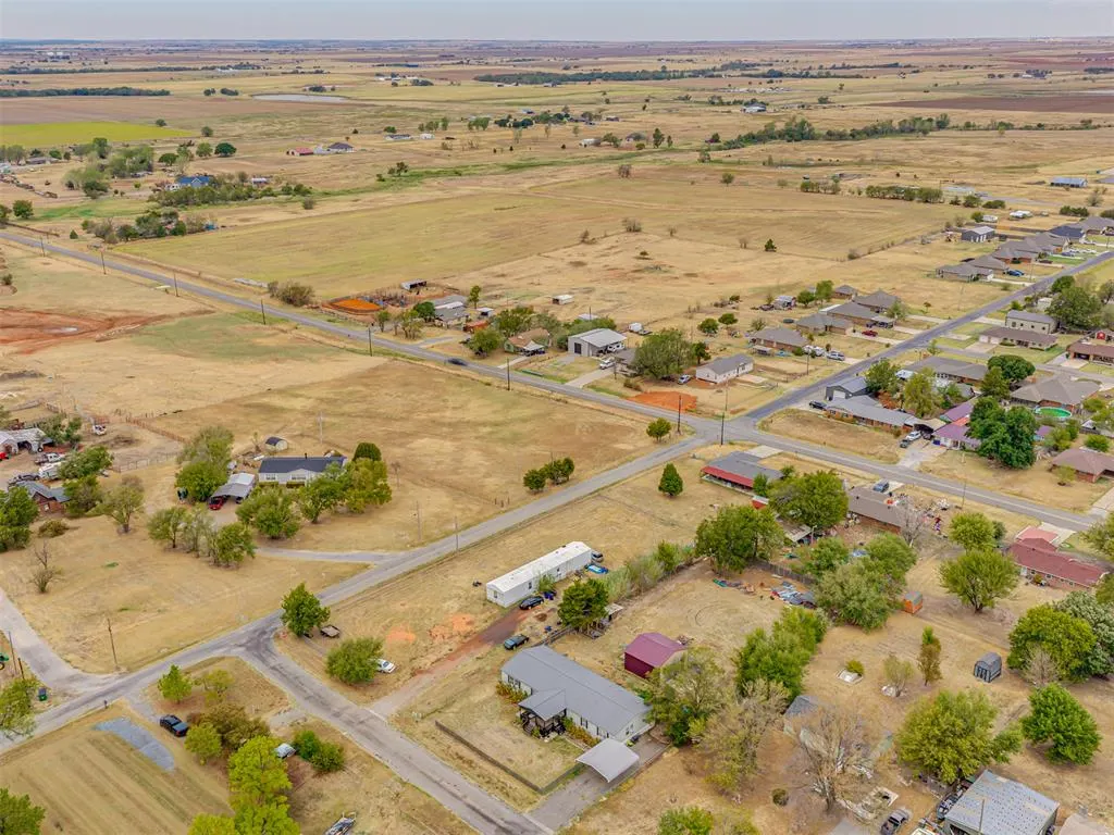 Photo 43 — 411 W Grand Street, Union City, OK 73090