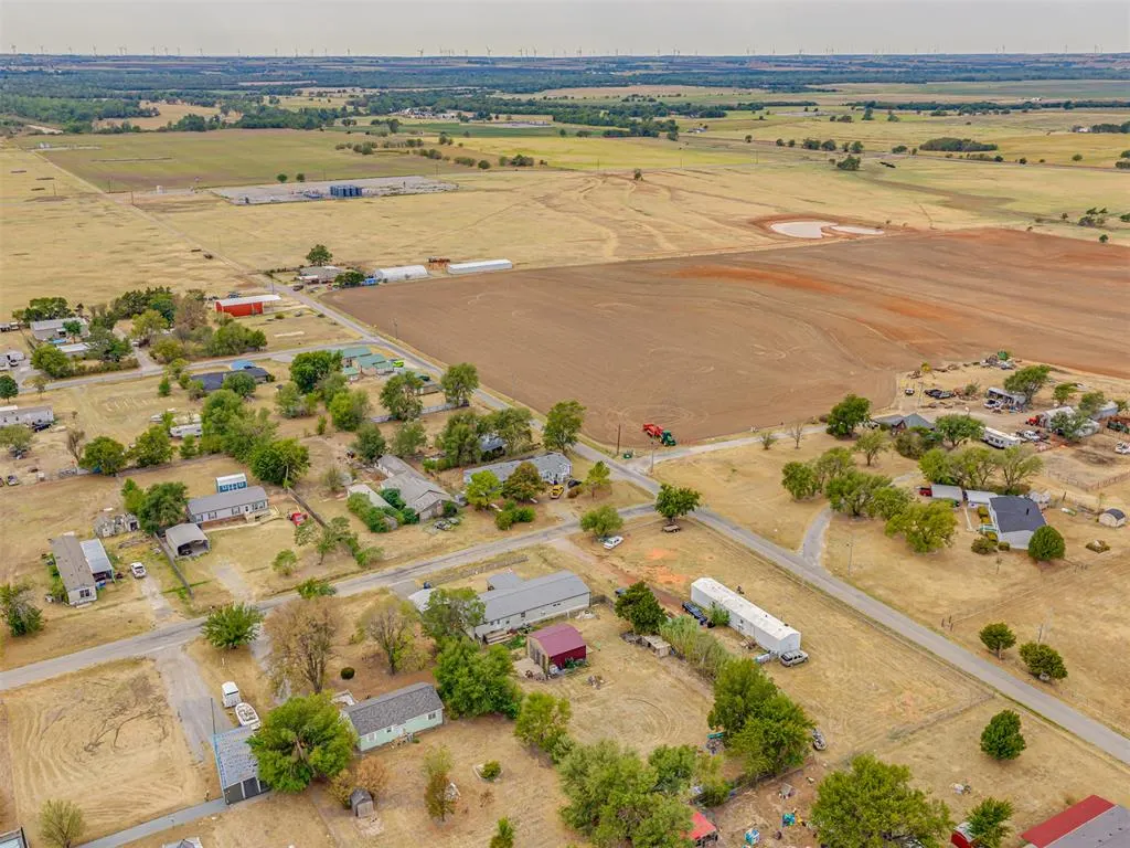 Photo 46 — 411 W Grand Street, Union City, OK 73090