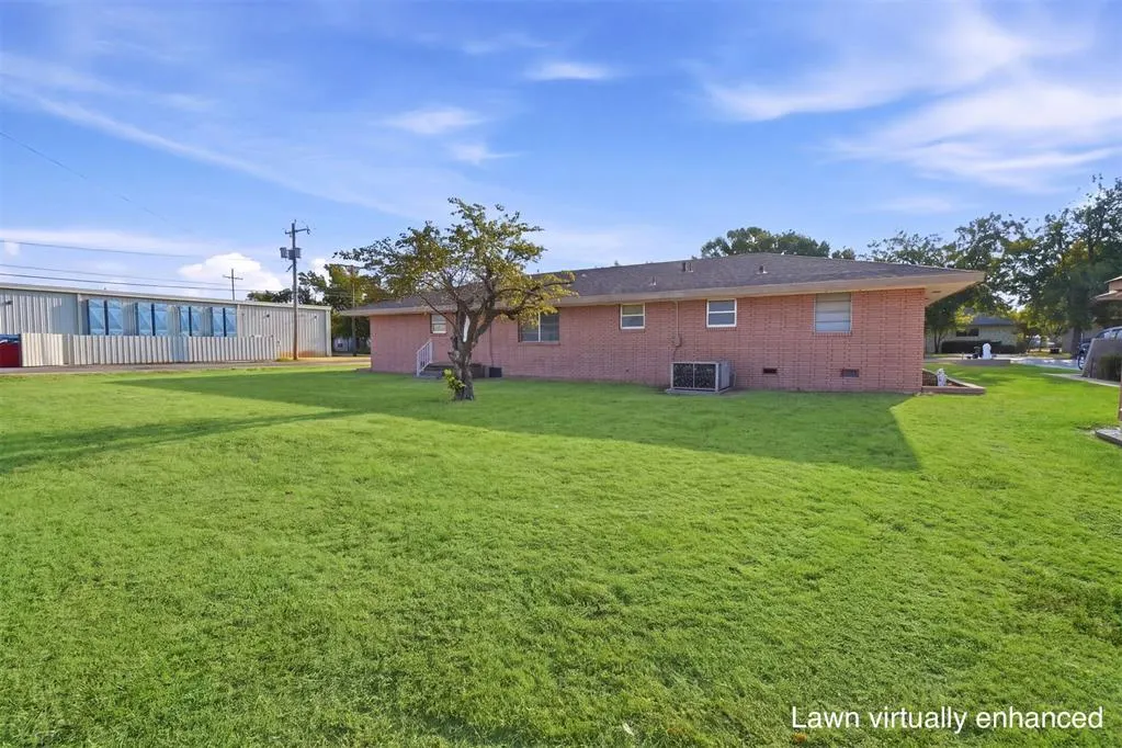 Photo 32 — 1401 A Street, Snyder, OK 73566