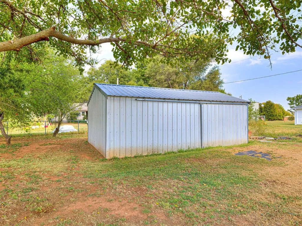 Photo 31 — 519 Us-77, Mulhall, OK 73063