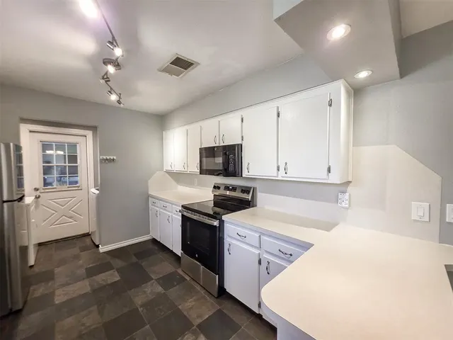Photo 5 — 4150 W Evergreen Drive, Edmond, OK 73025