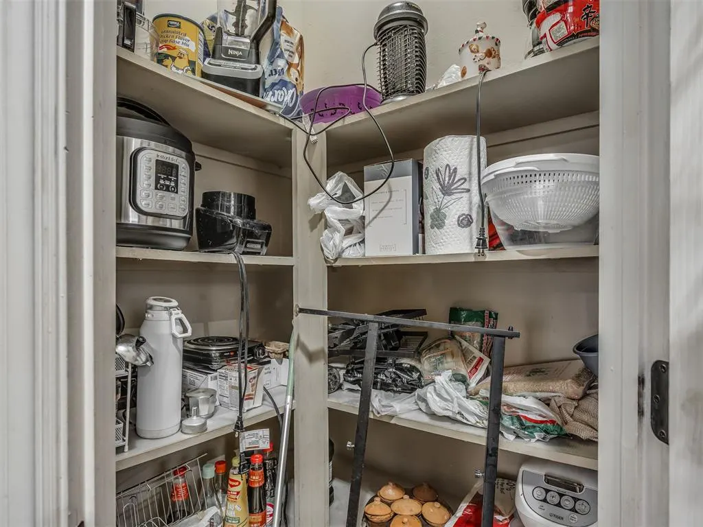 Photo 16 — 604 SW 44th Street, Moore, OK 73160