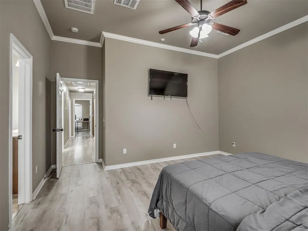 Photo 18 — 604 SW 44th Street, Moore, OK 73160