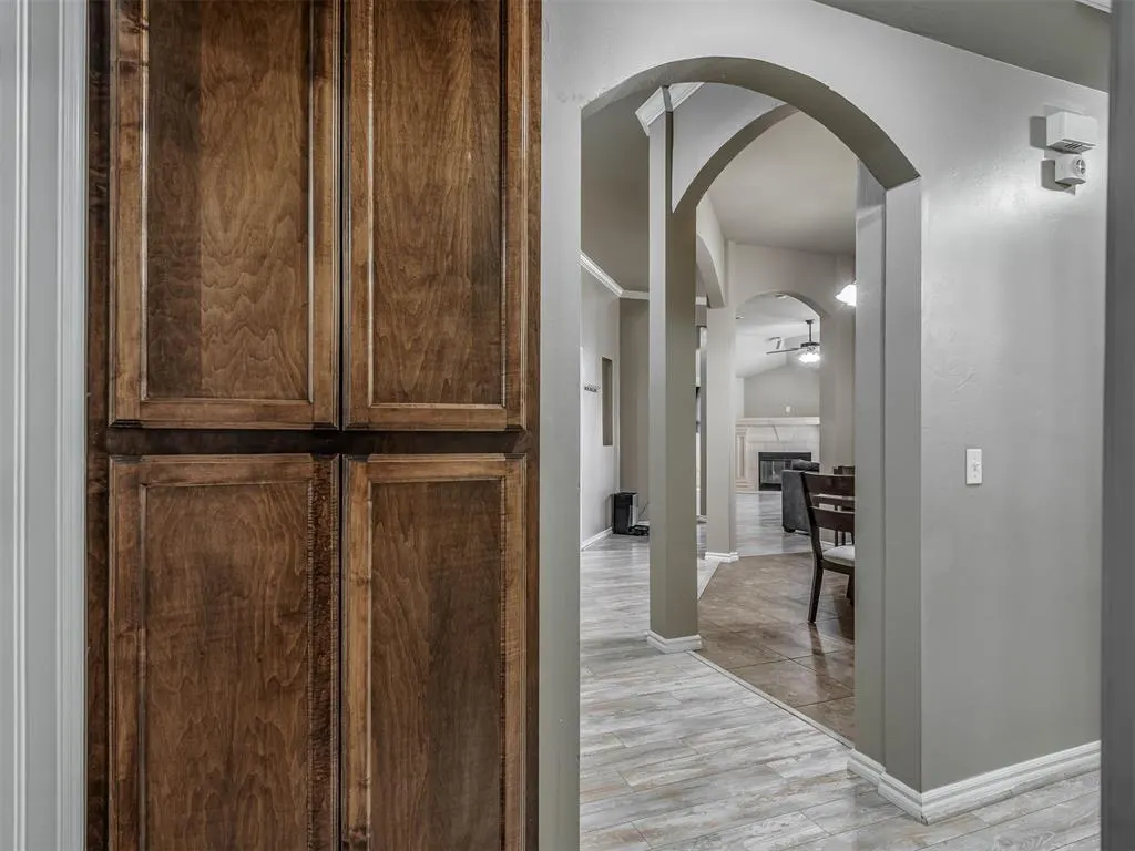 Photo 27 — 604 SW 44th Street, Moore, OK 73160